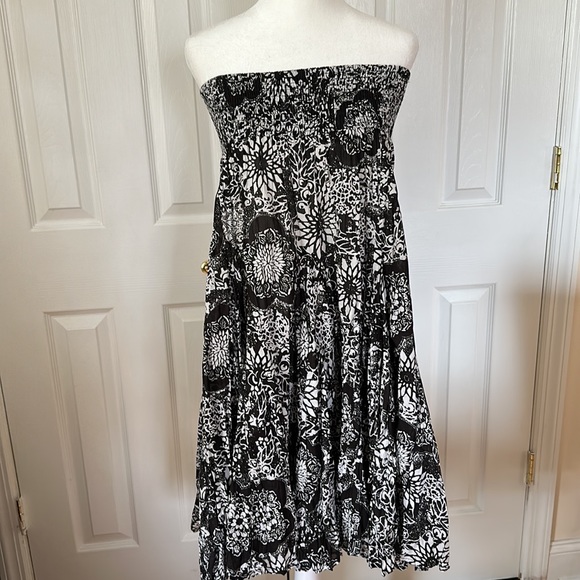 Woman’s Flair Skirt, Or Dress - Picture 2 of 5